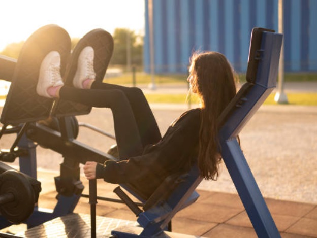 This kind of gym equipment serves for training the leg muscles.