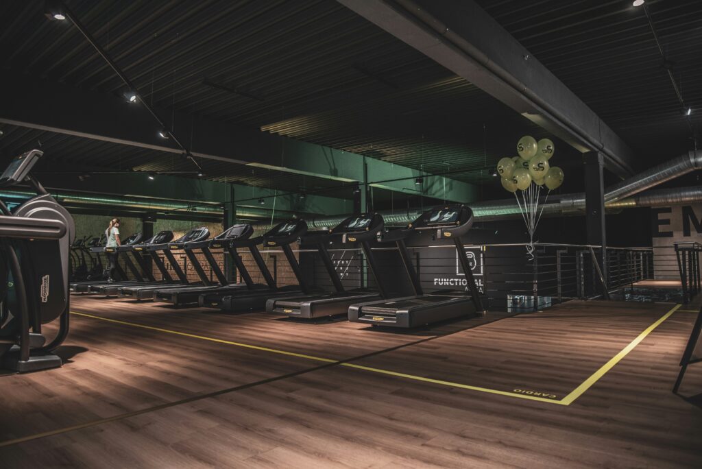 Empty gym, what a waste of potential! Let’s attract many gym goers!