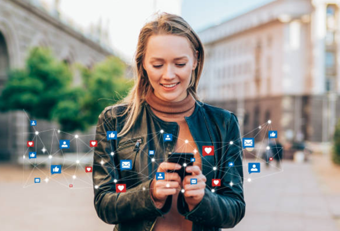 Even more than in person training, online fitness requires building a social media community around the fitness coach.