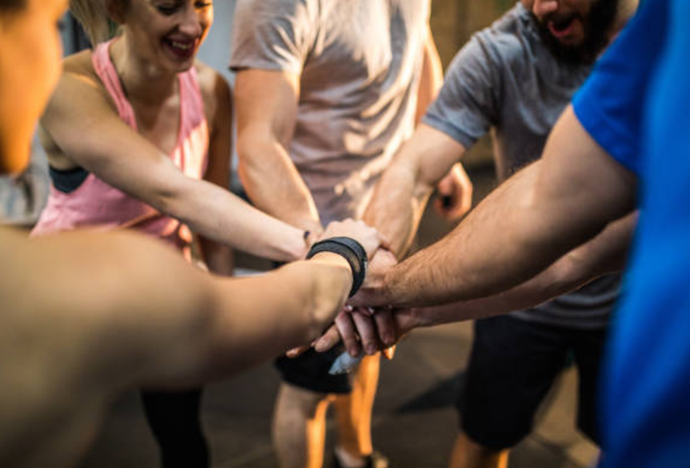 In a fully cohesive team, like in a college group of friends, no one sits in the corner, and everyone has a positive impact on how the gym is perceived by members.