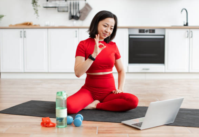 Online personal trainers charge online, thanks to good payment software.