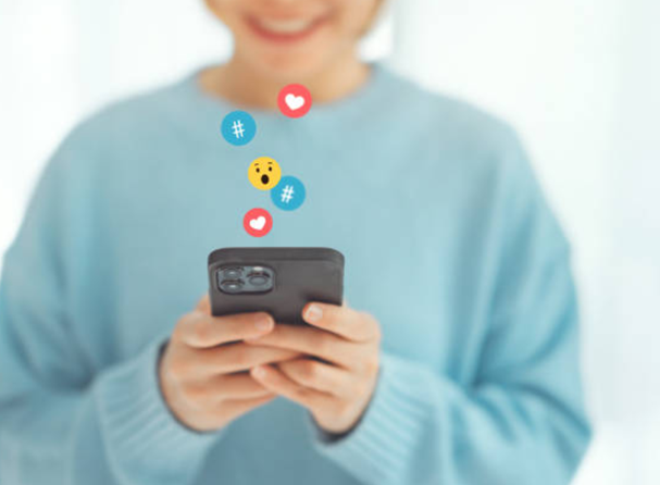 One of the best advertisement ideas for online personal training are social media channels.