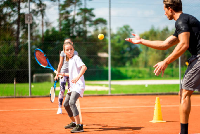 During a coaching certificate course you can learn how to adapt the course organization to the youngest participants and develop their skills.
