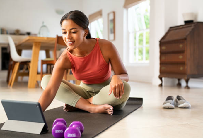 An online personal trainer can earn a lot if he meets a number of requirements, and it's not just about being a certified personal trainer.