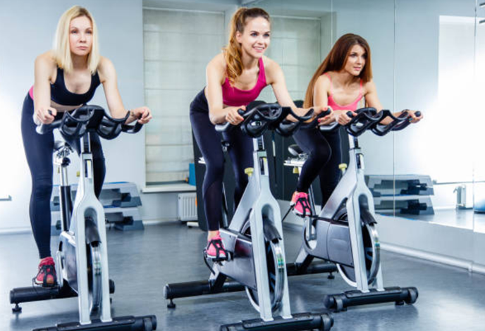 Spin fitness class: what salary may instructors count on for an hour of indoor bike work out?
