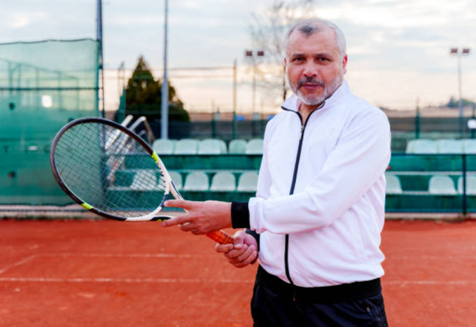 Coaching tennis means using your specific resources, providing exclusive content and encouraging members to develop in the sport they have chosen by showing benefits of that.