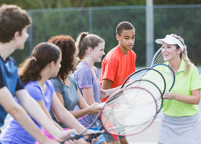 A successful tennis club offers tennis lessons with the best instructors.