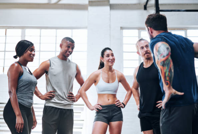 Sell personal training sessions during a small talk on the gym floor.