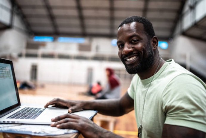 It is possible to create a sense of belonging even if the members don’t join the exercise with equipment or fitness challenges directly. Yoga studios, fitness centers and other sports places know how to provide benefits of online fitness meetings, instead of on-site workout.