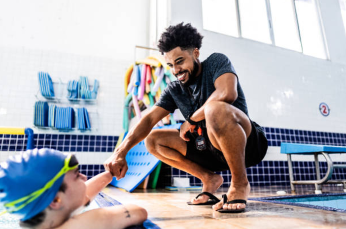 A swim instructor, having certifications and experience, dedicating a lot of time to students is a guarantee of safety and progress in the water.